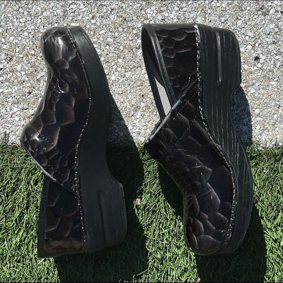 Dansko Leather Clogs - Brown Alligator - Picture 2 of 3